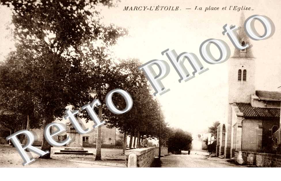 LA PLACE DE L'EGLISE