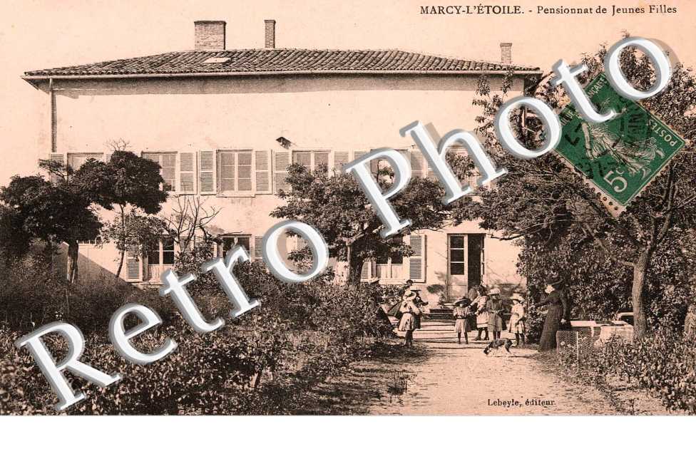 PENSIONNAT DE JEUNES FILLES