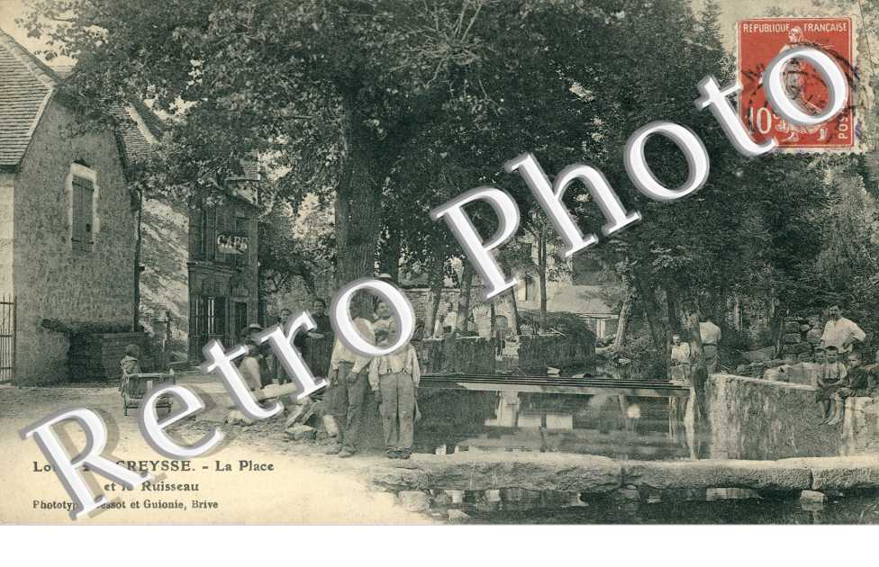 La place et le ruisseau