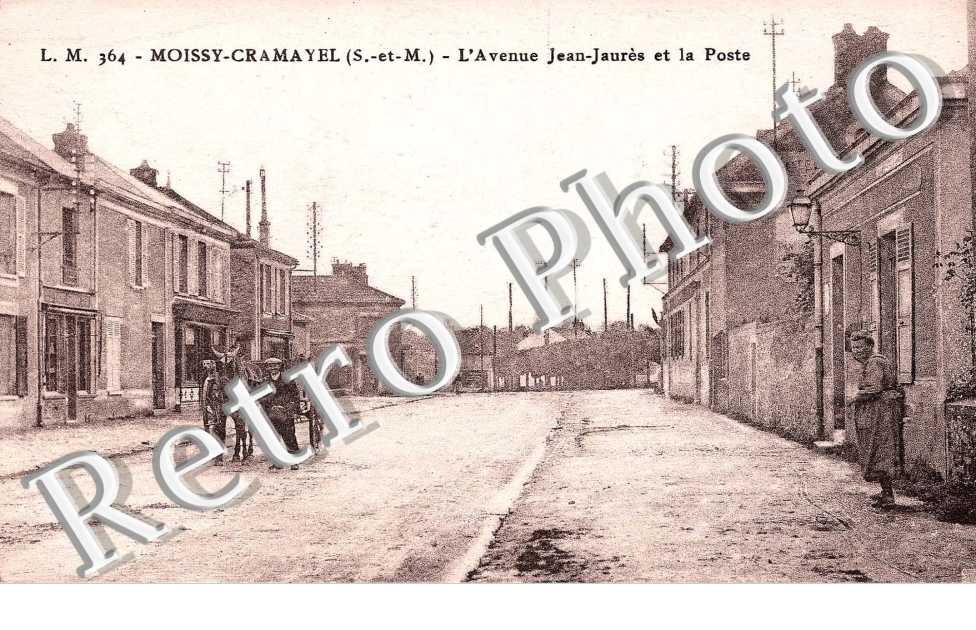 L'avenue Jean Jaures et la poste