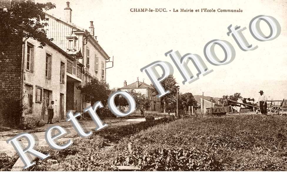 La mairie et l'ecole communale