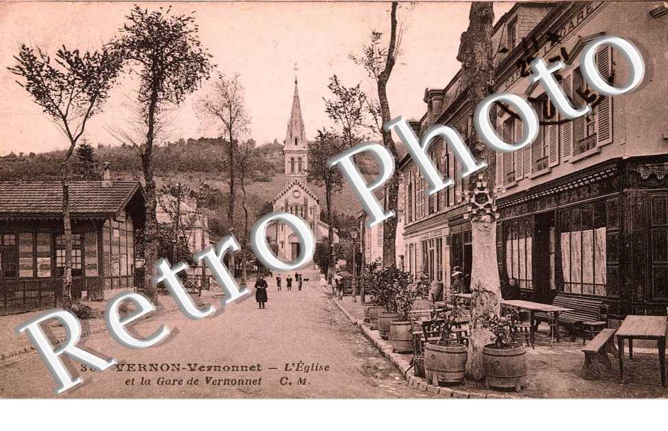 L'eglise et la gare de Vernonnet
