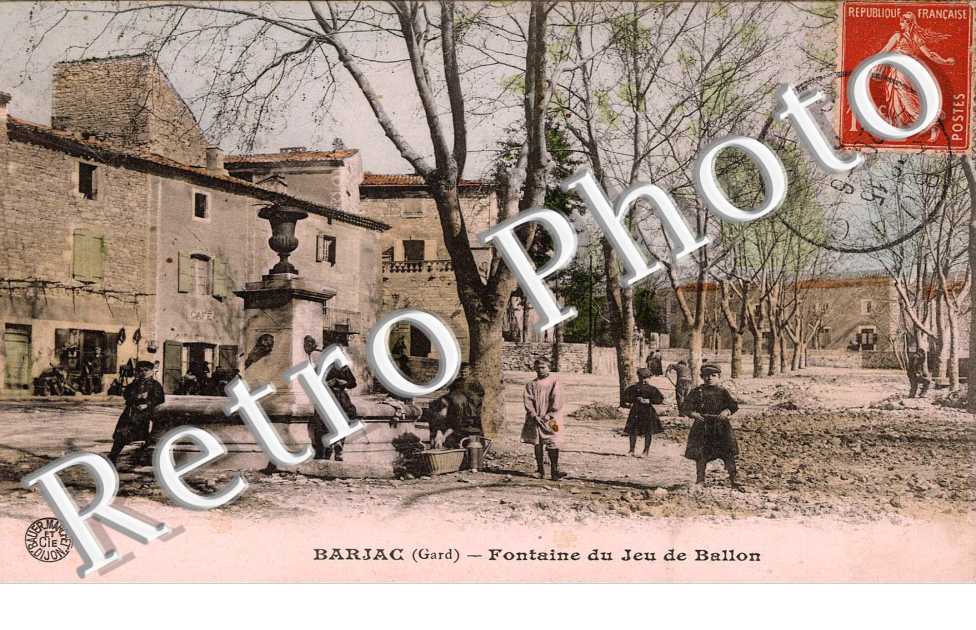 fontaine du jeu de ballon (belle carte couleur)