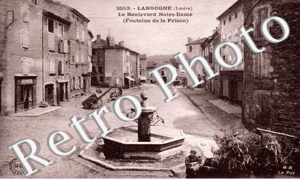 LE BOULEVARD NOTRE-DAME (fontaine de la prison)