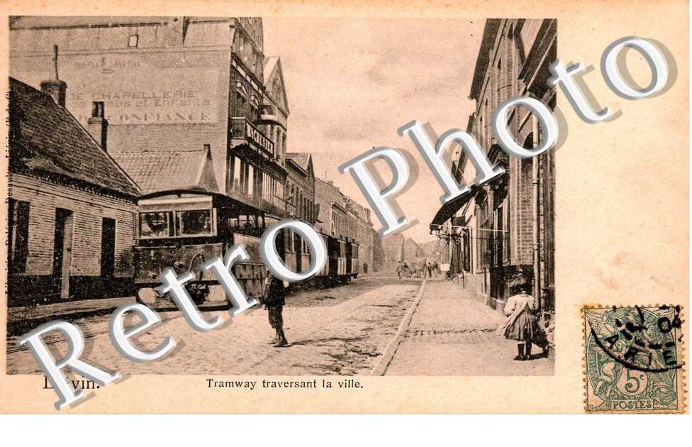Tramway Traversant la Ville
