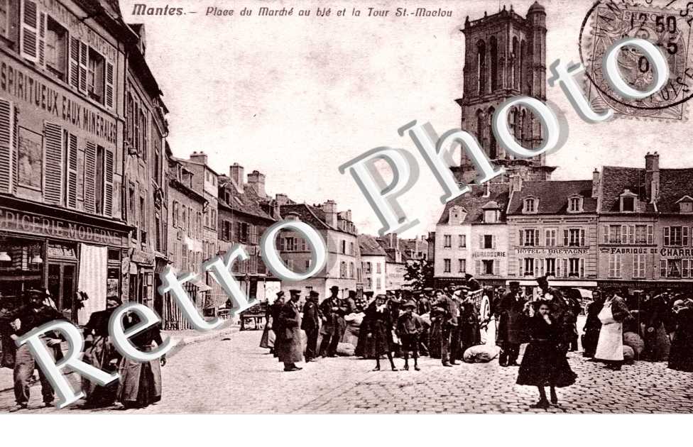 Place du Marche au ble et Tour St Maclou