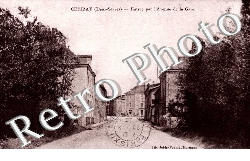 entree par l' avenue de la gare
