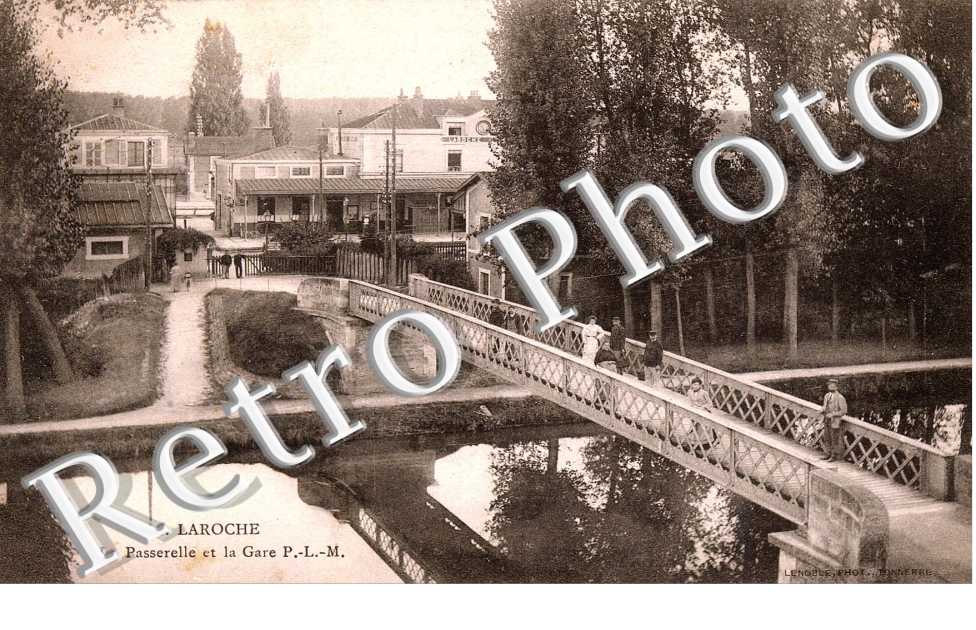 la passerelle et la gare