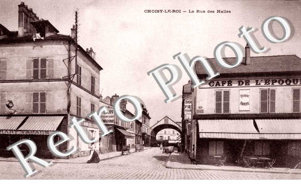 LA RUE DES HALLES