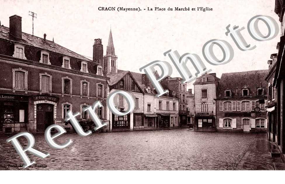 PLACE DU MARCHE ET L'EGLISE