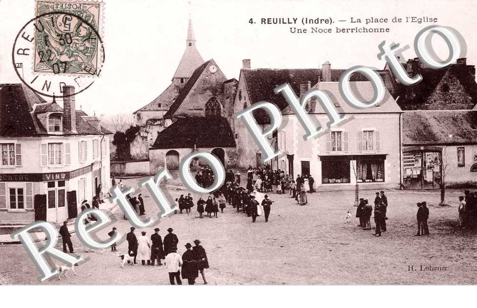 la place de l'eglise  - une noce berrichone