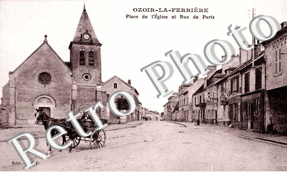 Place de l'eglise et rue de Paris