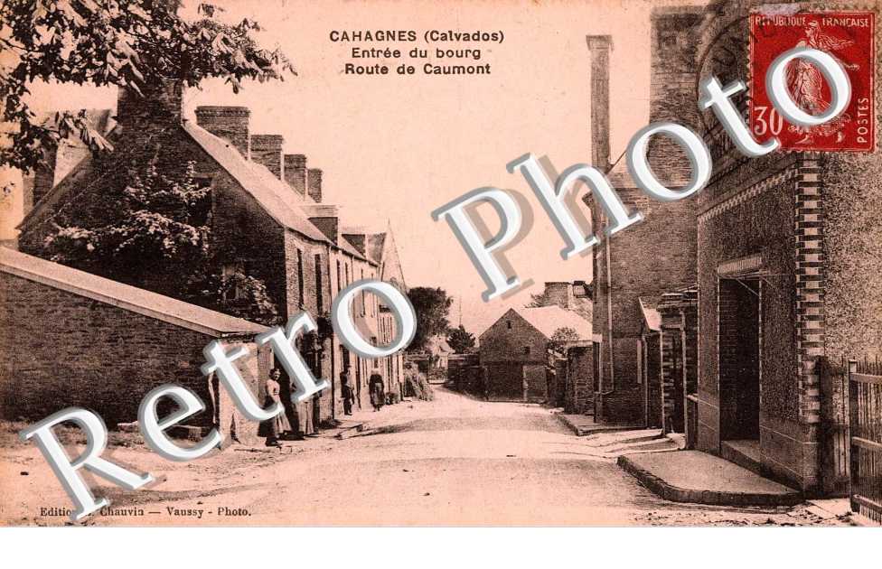 entree du bourg, route de Caumont