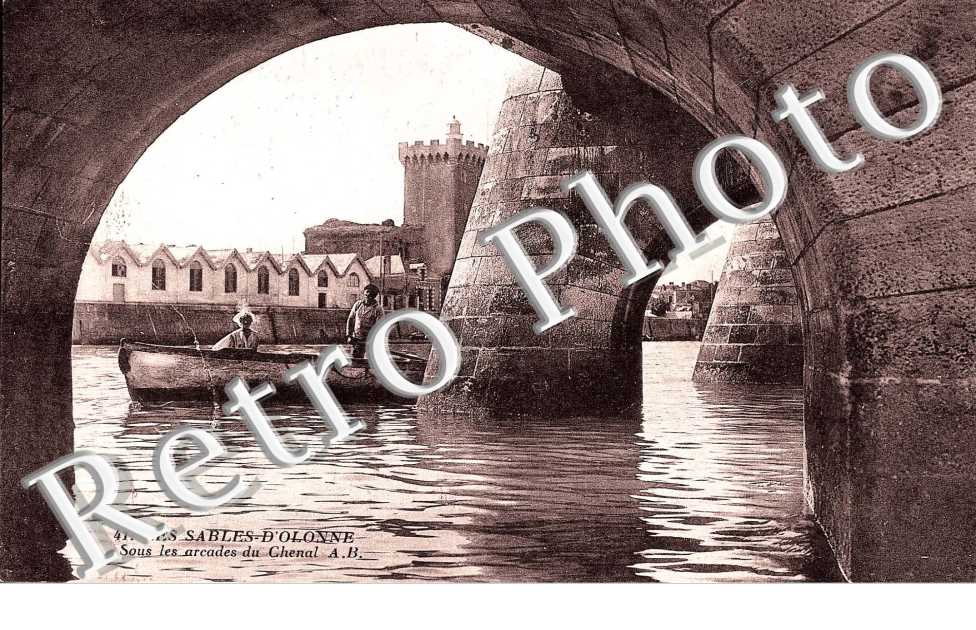 Sous les Arcades du Chenal