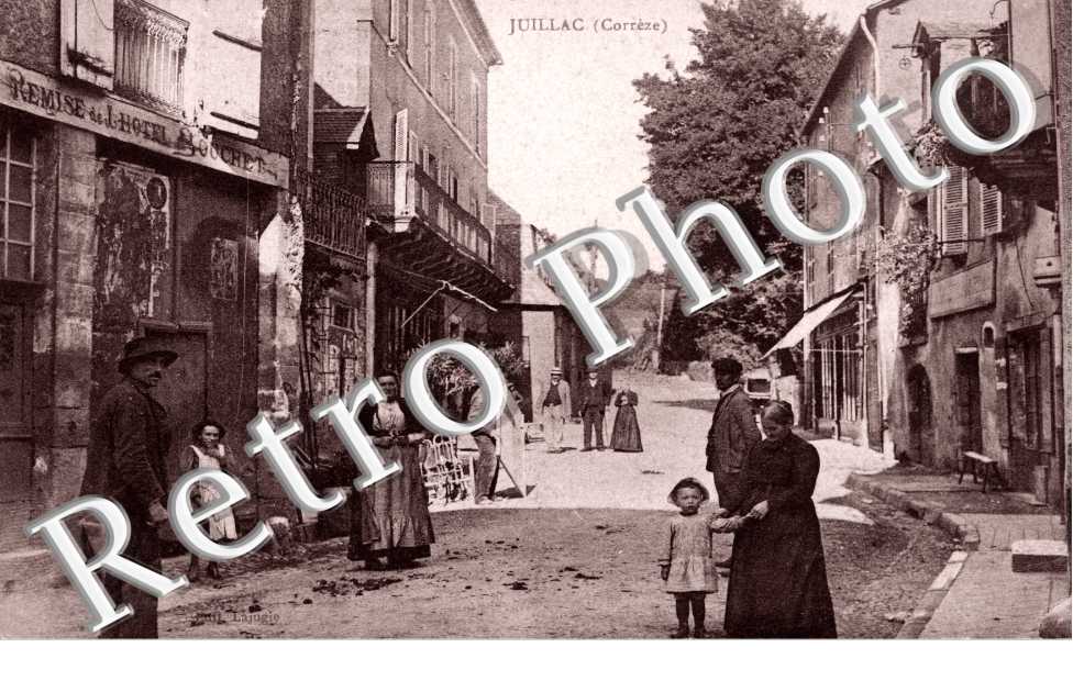 une rue animee, remise de l'hotel Bouchet