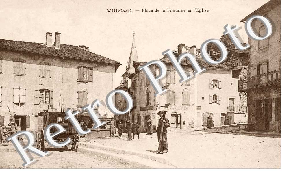 la Place de la Fontaine et l'Eglise