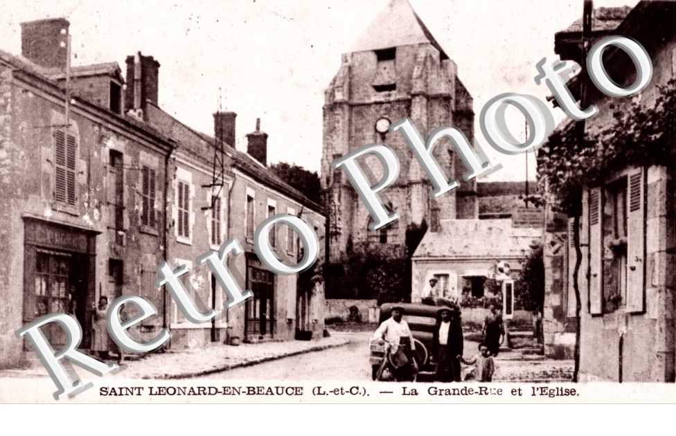 LA GRANDE RUE ET L'EGLISE