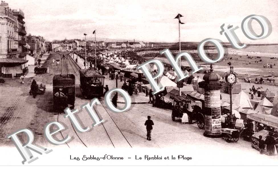 LE REMBLAI ET LA PLAGE