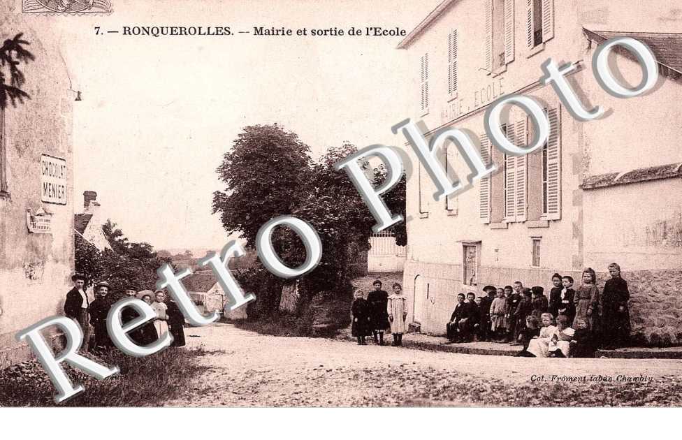 Mairie et Sortie de l'Ecole