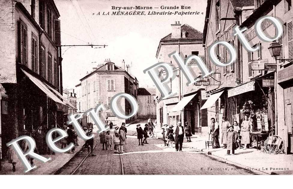 Vue de la grande Rue, Librairie Papeterie ""La ménagère""