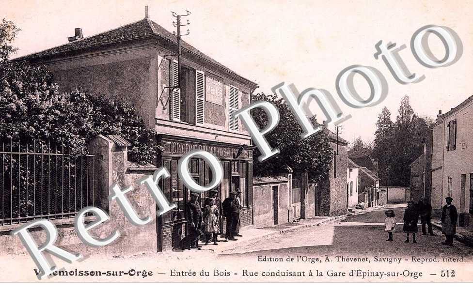 Entree du bois - Rue conduisant a la gare d'Epinay sur Orge