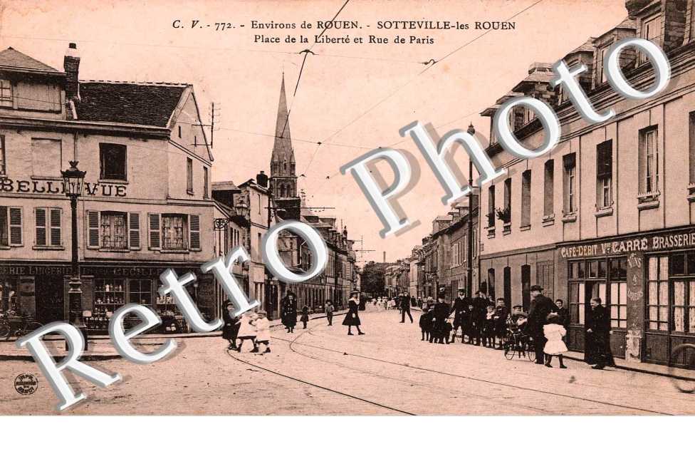 Place de la liberte et rue de Paris