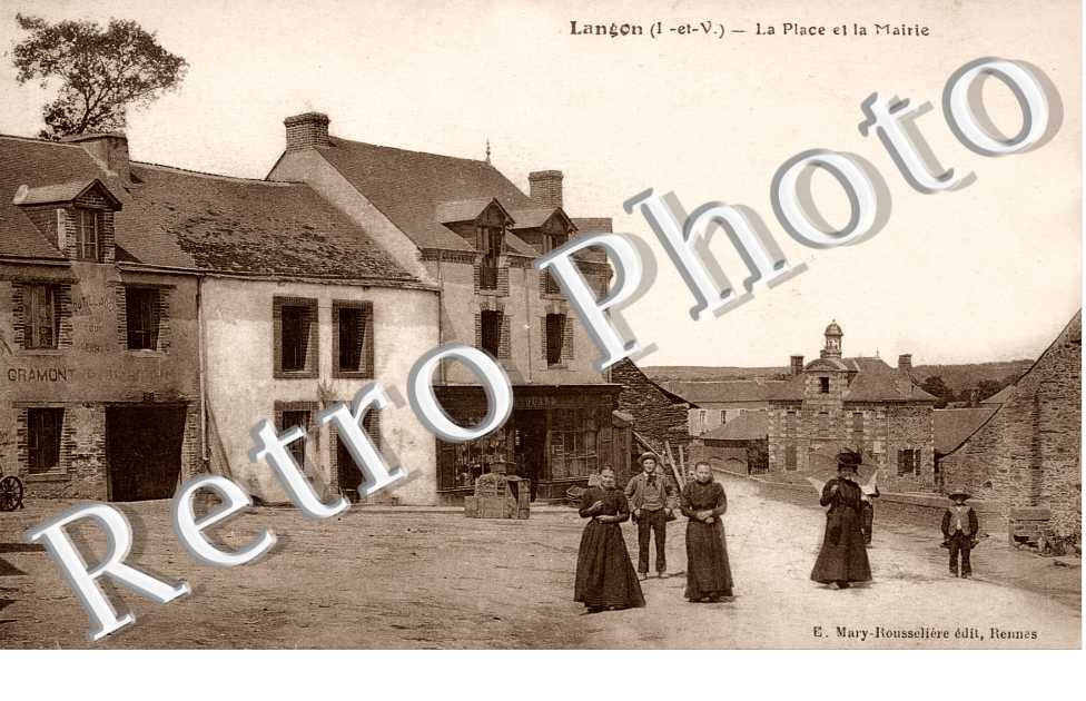 La place et la mairie