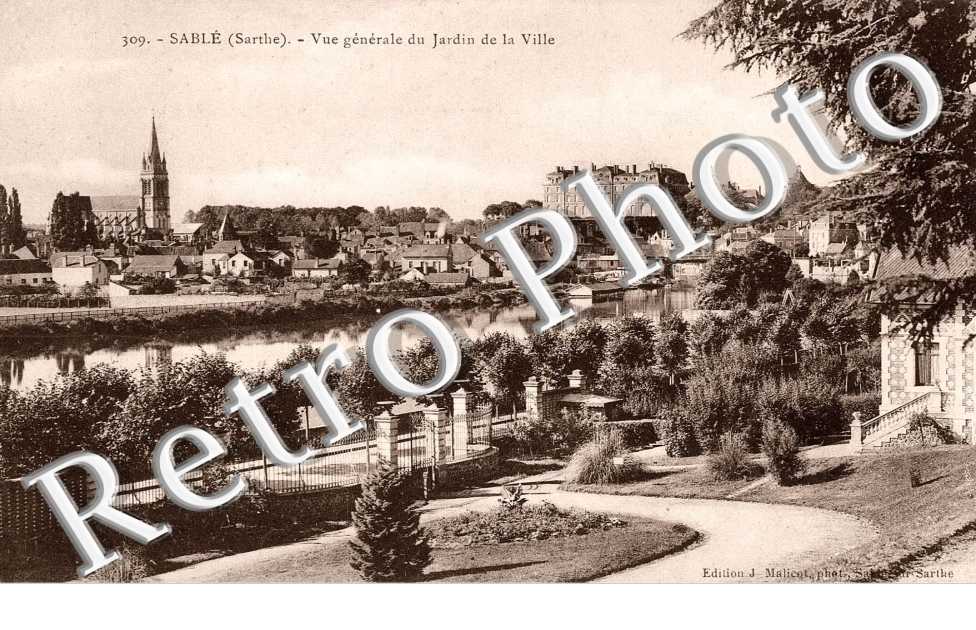 Vue generale du jardin de la ville