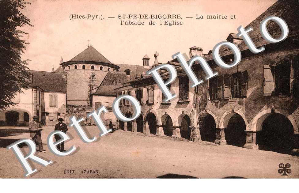 La Mairie et l'Abside de l'Eglise