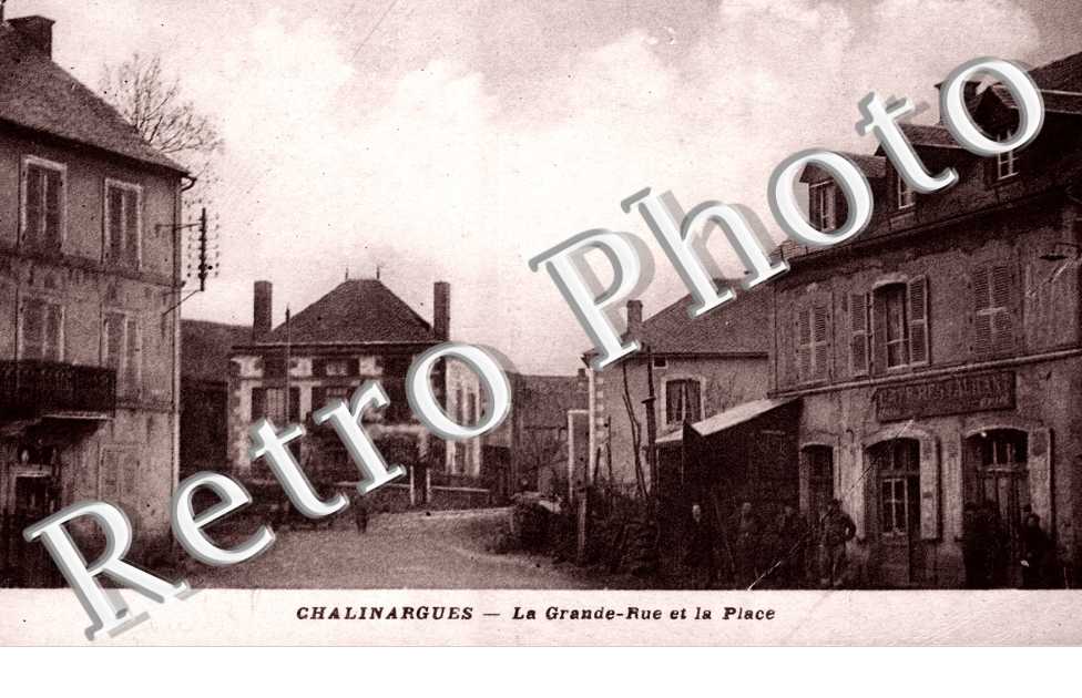 La grande rue et la place