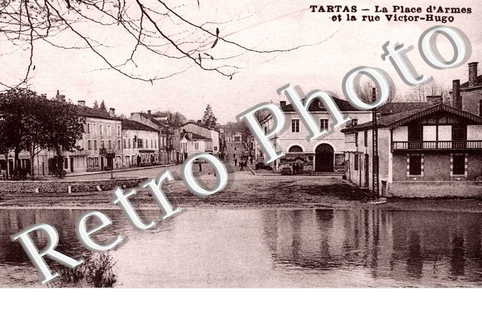 la place d'armes et la rue Victor-Hugo