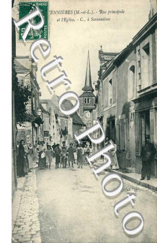 rue principale et l'eglise