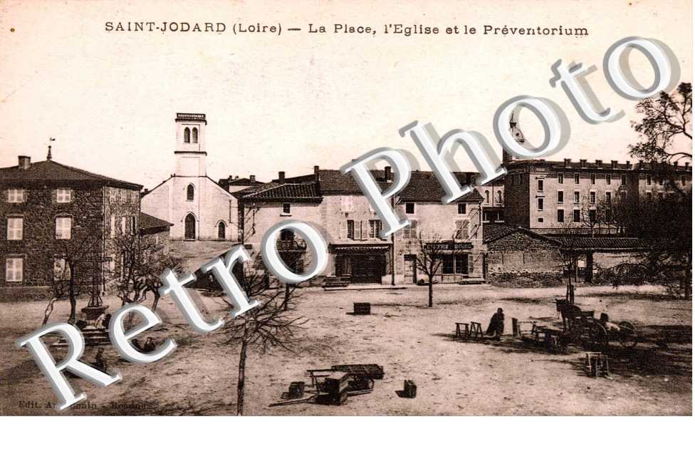 la place, l'eglise et le preventorium