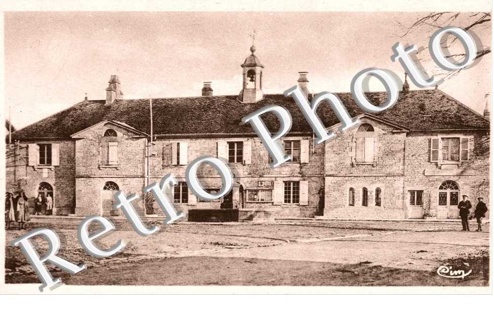 La Mairie, les Ecoles, la Poste