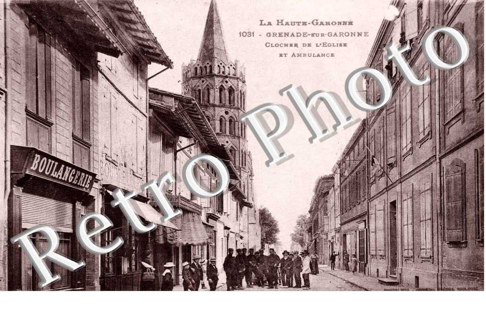 clocher de l'eglise et ambulance