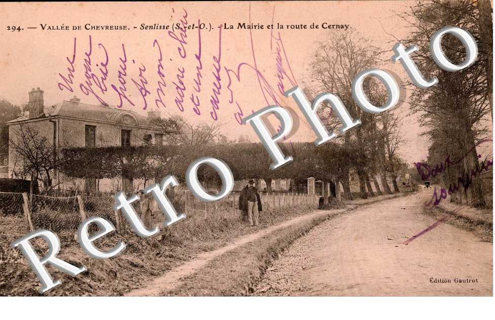 La mairie et la route de Cernay