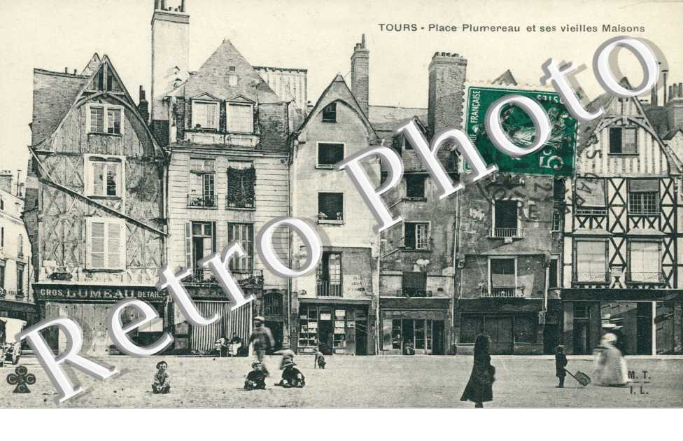 Place Plumereau et ses vieilles maisons
