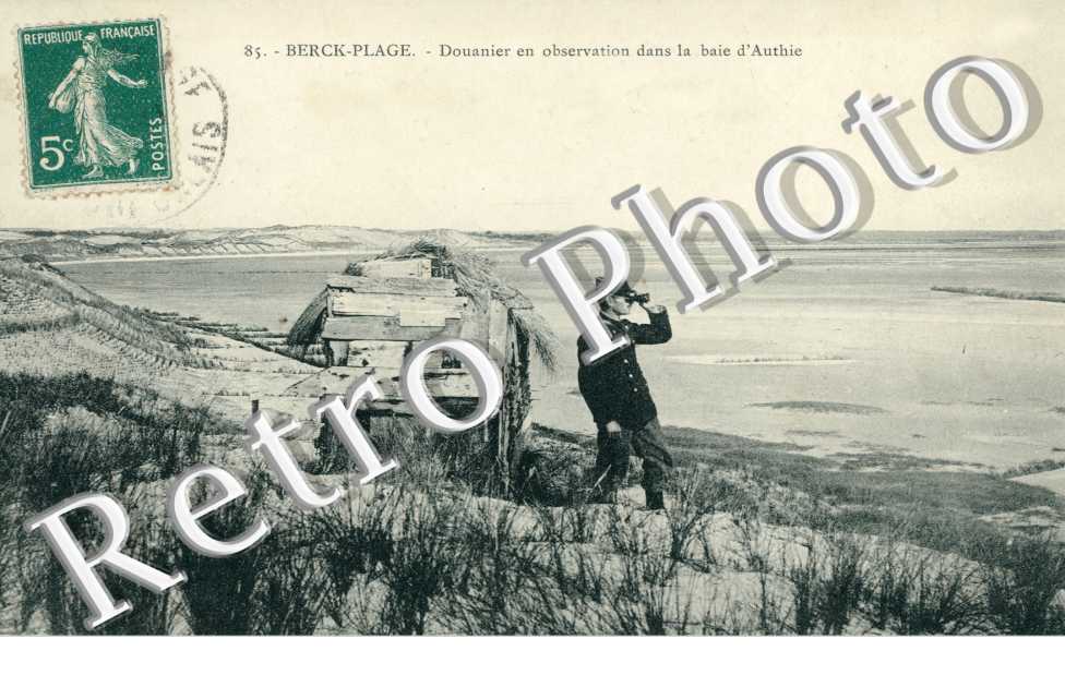 Douanier en observation dans la baie d'Authie