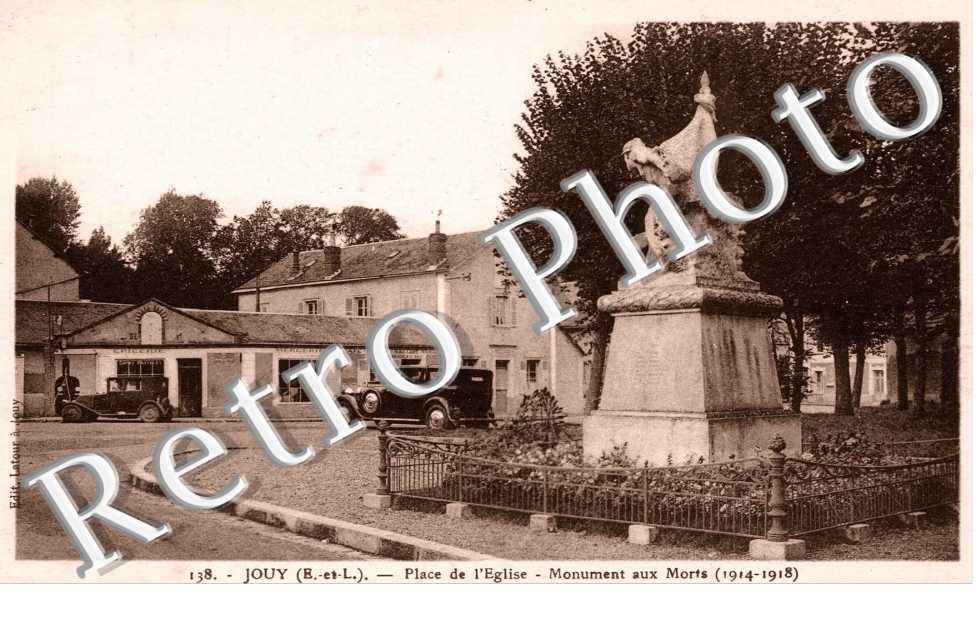 Place de l'eglise - monument aux morts