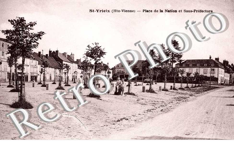 place de la République et Sous Préfecture