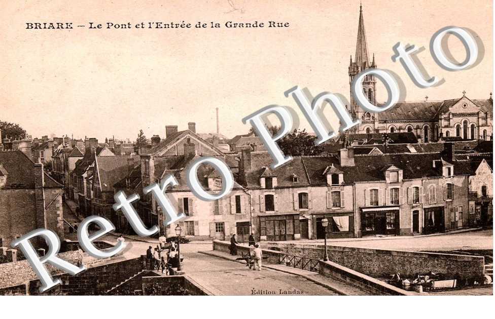 Le Pont et l'Entree de la Grande Rue