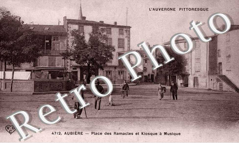 place des Ramacles et kiosque a musique