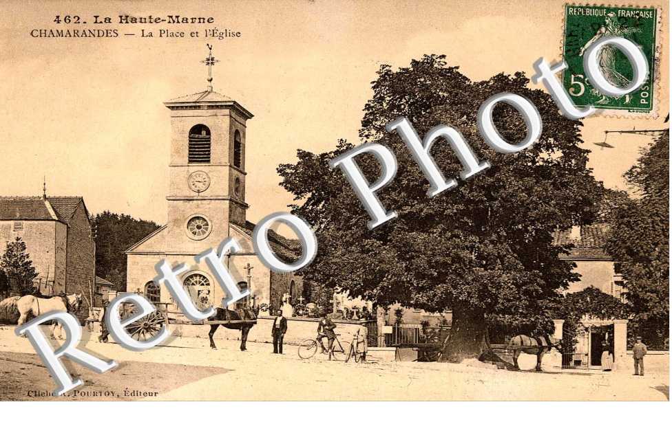 la place et l' eglise