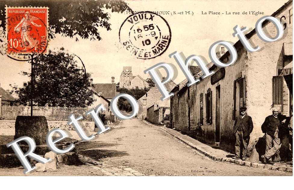 La place - la rue de l'eglise