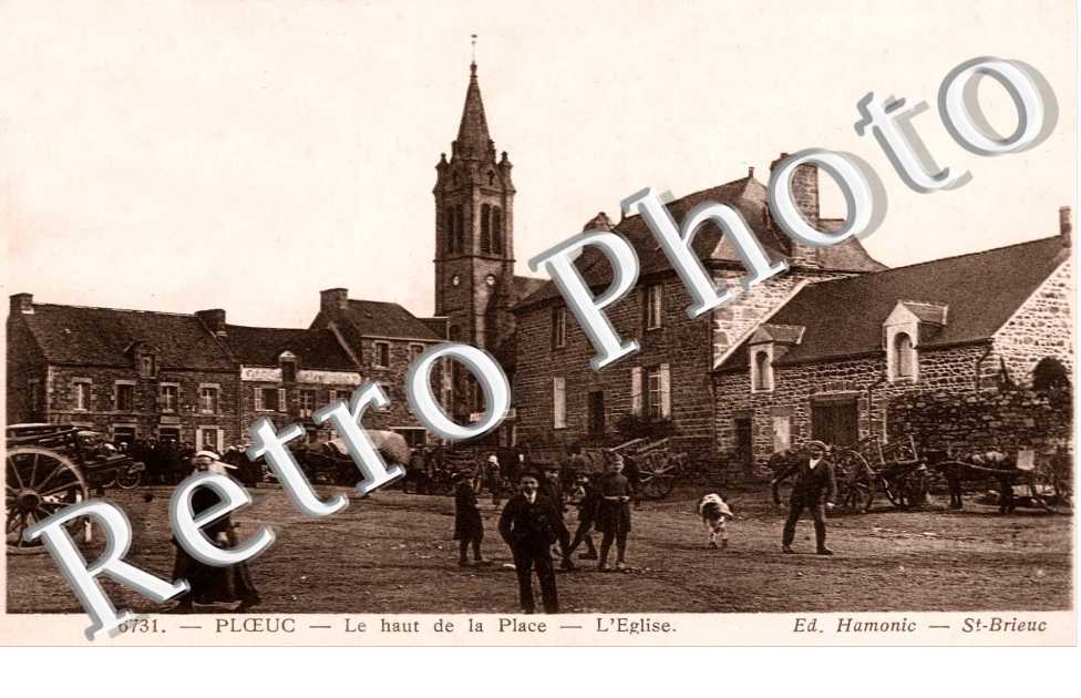 le haut de la place l'eglise