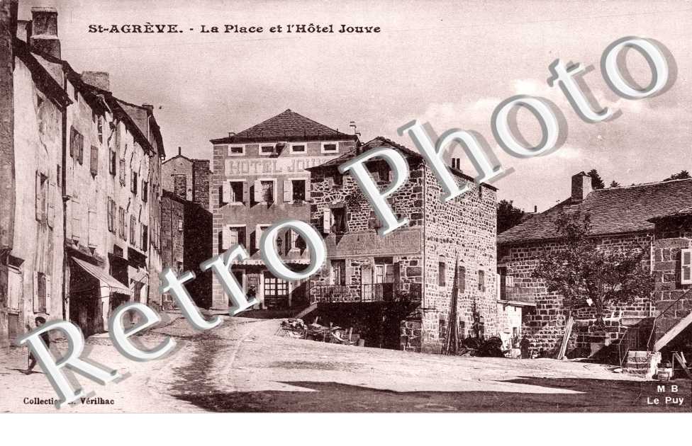 LA PLACE ET HOTEL JOUVET