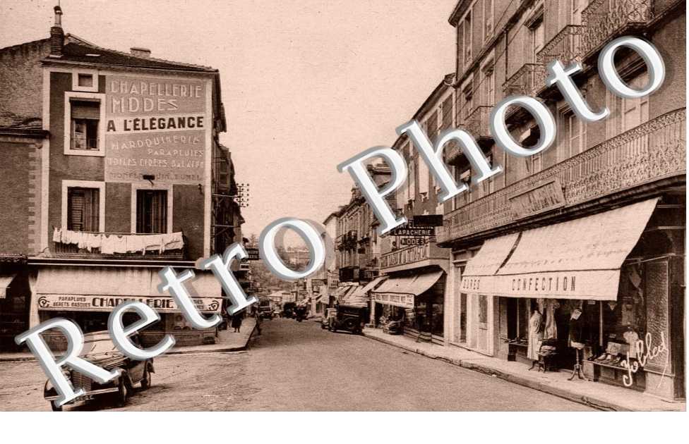 Une Rue - Chapellerie Modes a l'Elegance