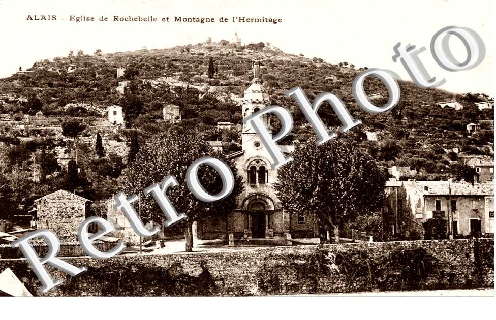 Eglise de Rochebelle et montagne de l'Hermitage 
