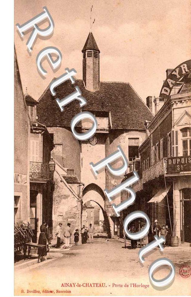 porte de l'horloge