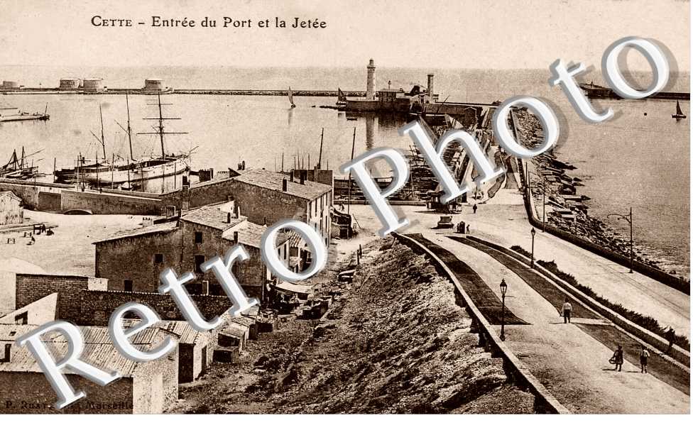 Entree du port et la jetee